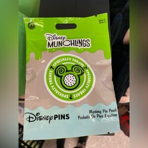 Disney Parks Munchlings Treats Mystery Series 3 Pin Pouch 5 Pc. Pack Sealed BNWT